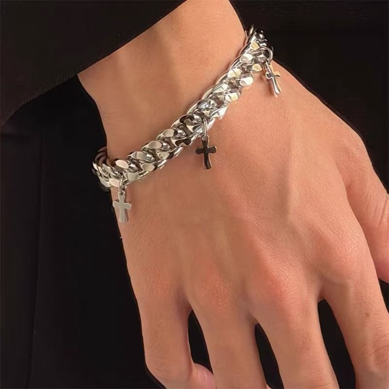 Streetwear Brand Jewelry - Bestseller Transfrontaliero: Bracciale Cuban Link con