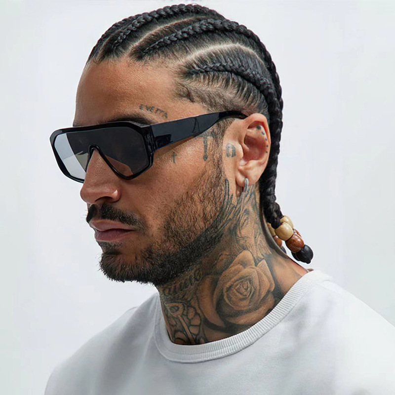 Nuovi Occhiali da Sole Quadrat - Streetwear Brand Y2K recensione e prezzo