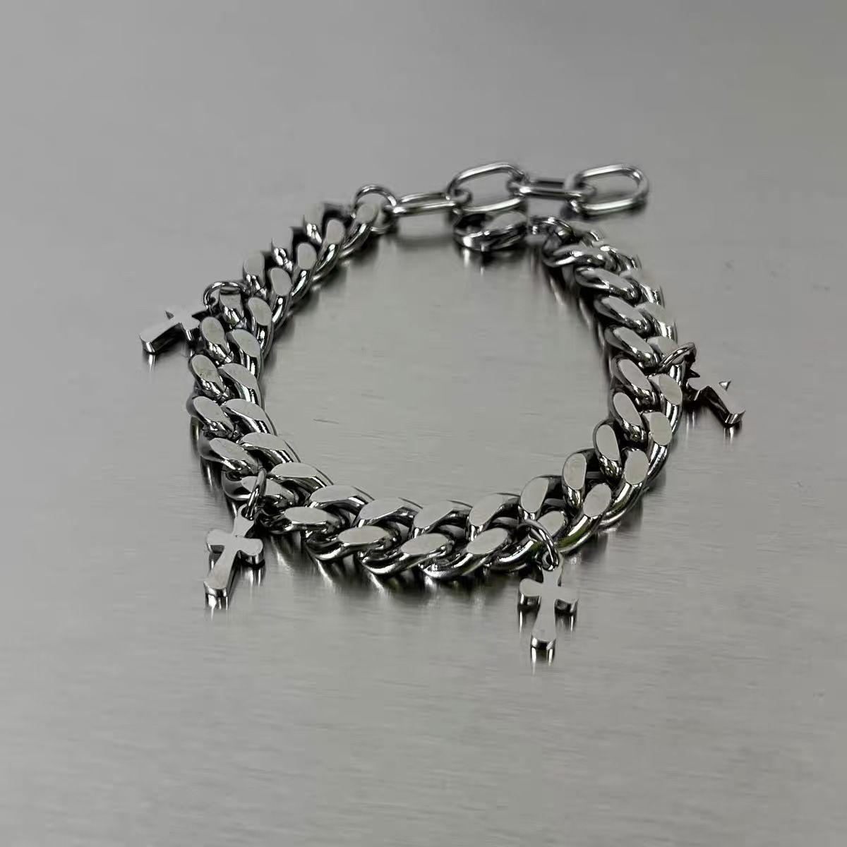 Bestseller Transfrontaliero: B - Streetwear Brand Jewelry recensione e prezzo