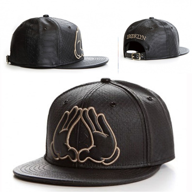 Cappello da Baseball in Pelle  - Streetwear Brand Beanie recensione e prezzo