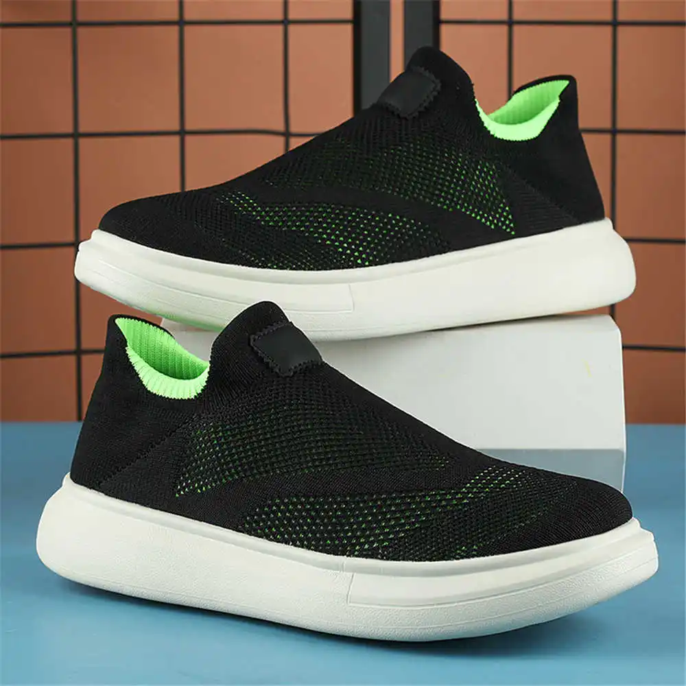 Calze con plateau scarpe marro - Streetwear Brand Global recensione e prezzo